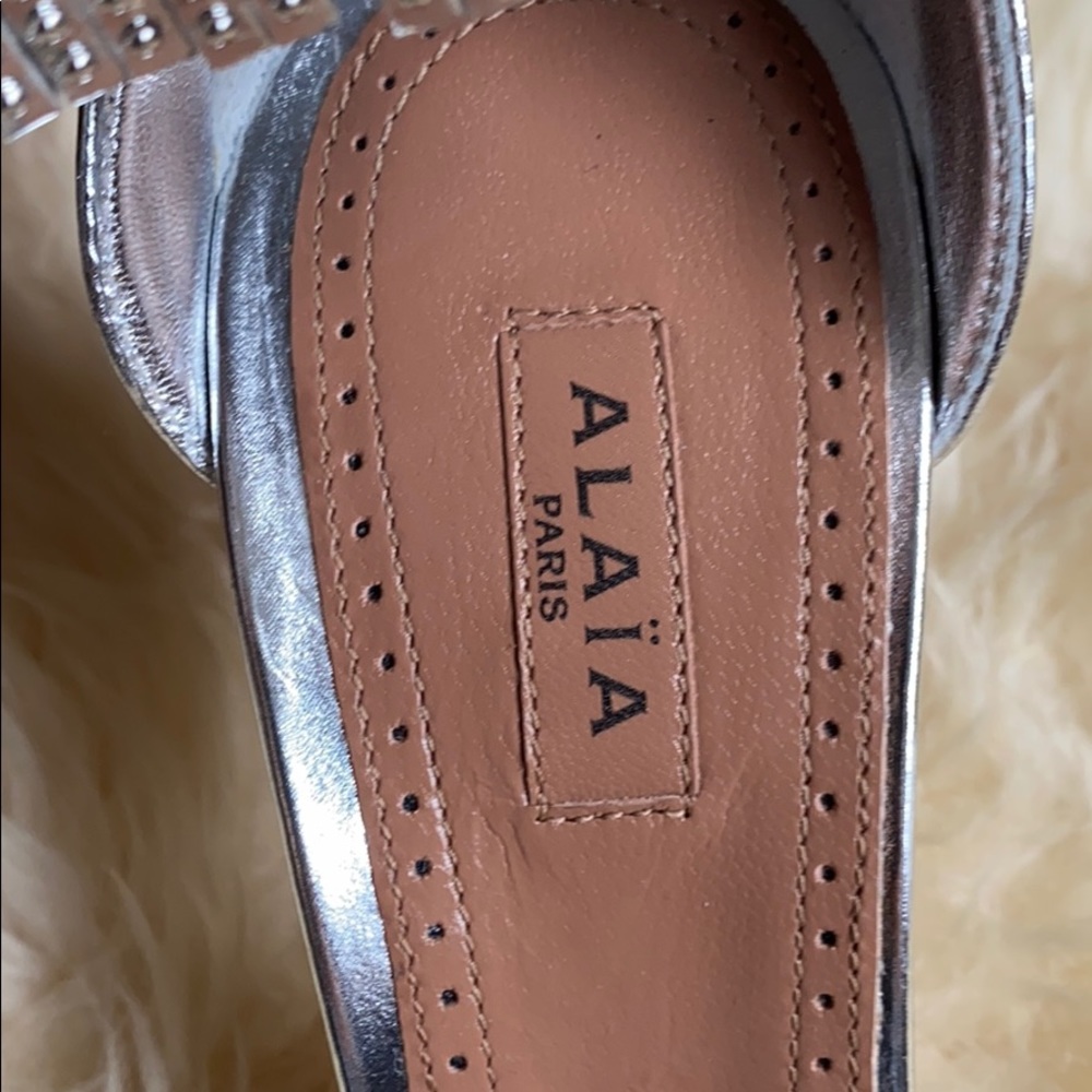 Shoes - Picture 4 of 6
